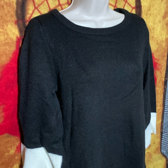 H&M-women’s black w/white trim acrylic blend 3/4 sleeve crewneck sweater - Picture 4 of 9